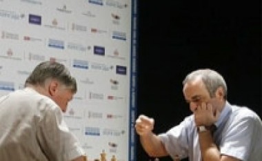 Kasparov serish mposht Karpovin