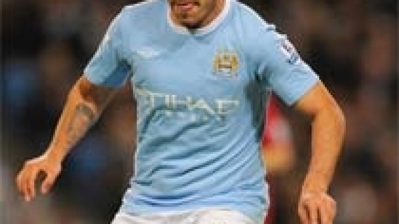 Tevez shkëlqen në fitoren e Cityt