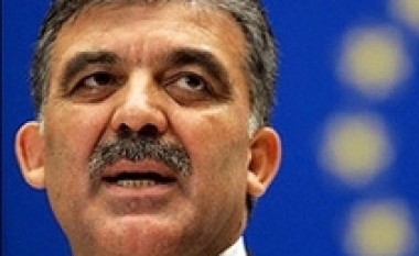 Abdullah Gül: Terrorizmi s`ka lidhje me fenë