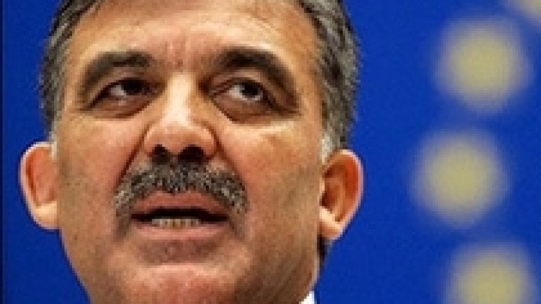 Abdullah Gül: Terrorizmi s`ka lidhje me fenë