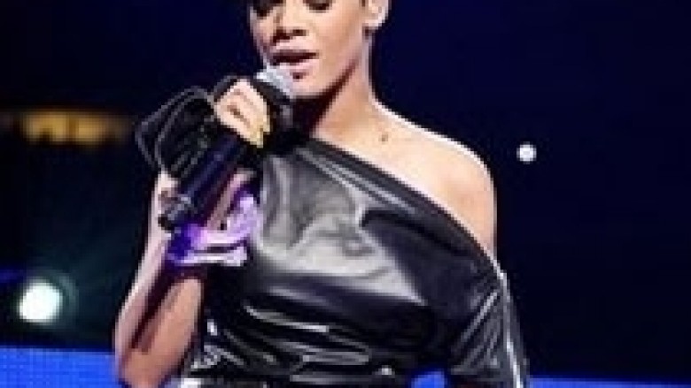 Rihanna: Jeta ‘single’, ta shpif