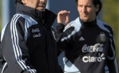 Maradona: Messi është asi i Argjentinës