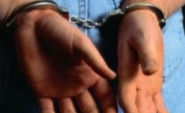 Greqi, arrestohen 5 shqiptarë, plaçkisnin shtëpi