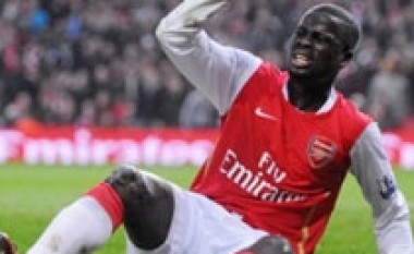 Atletico Madrid kërkon Eboue