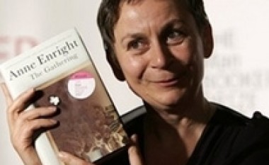 Shkrimtarja irlandeze, Anne Enright, fitoi çmimin Man Booker