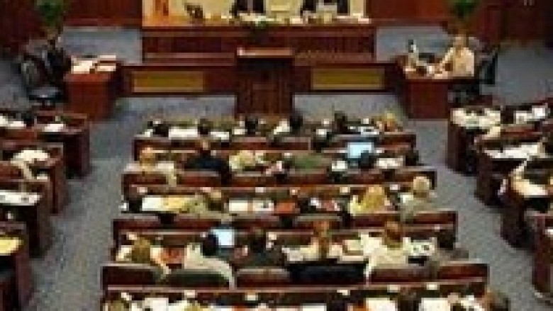 Ligji për “branitellat” në seancën parlamentare të 29 tetorit