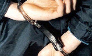 Arrestohen dy persona të dyshuar për mundësim prostitucioni