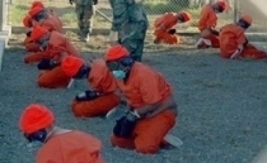 Kërkon divorc, sepse burri e quan Guantanamo