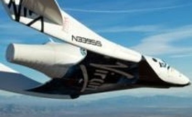 “Virgin Galactic” sjell avionët e parë hapësinor për turistë