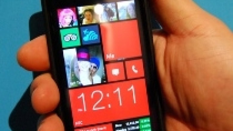 HTC 8X hyn në tregun britanez