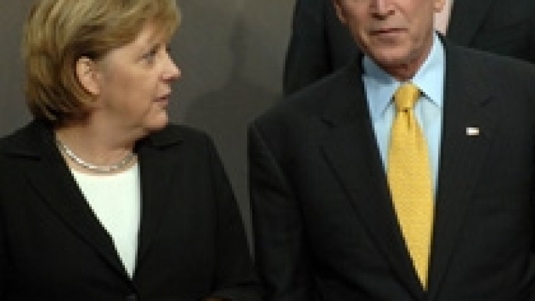 Në takimet Bush-Sarkozy-Merkel temë diskutimi edhe Kosova