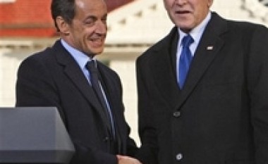 Bush e Sarkozy prekin edhe çështjen e Kosovës