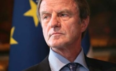 Kouchner dhe Bakoyannis takohen në Paris, temë edhe Kosova