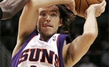 NBA: Nash shkëlqen për Suns