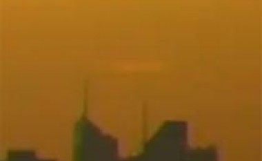 Dritë misterioze mbi New York