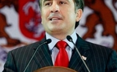 Saakashvili jep dorëheqje