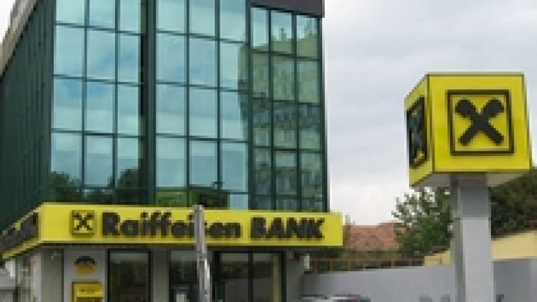 Raiffeisen Bank me qendër në Albi Mall