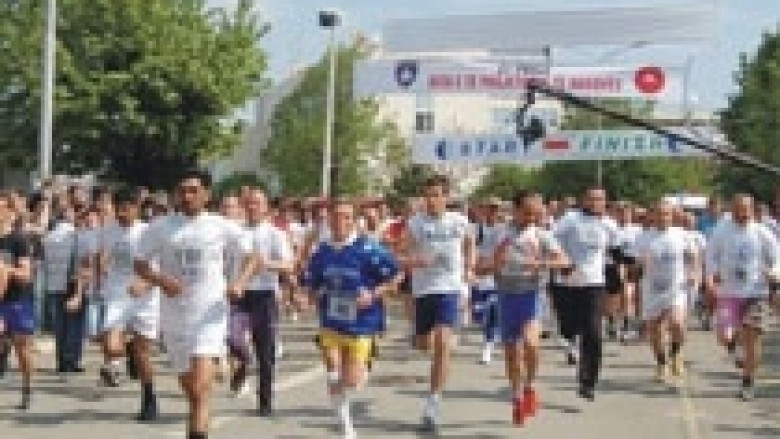 Hasanaj fitues i gjysmë-maratonës së Podujevës