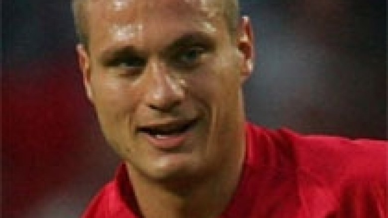 Vidic: Nuk do të largohem nga United