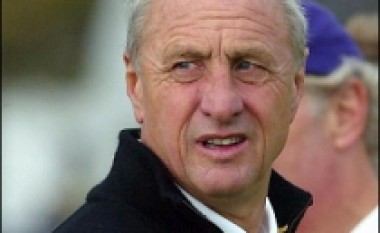 Cruyff: Barcelona luan mijëra herë më mirë se Reali