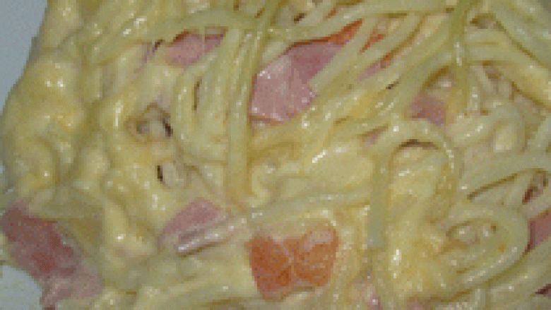 Shpageti në furrë me ajkë
