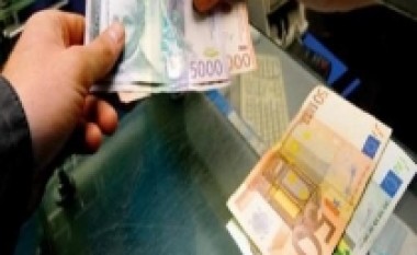 Serbia ngrin rrogat dhe pensionet në vitin 2010