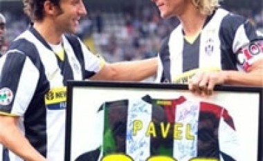 Nedved kërkon nga Juve të mos dorëzohet