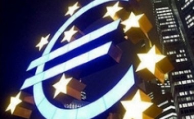 Banka Evropiane hedh miliarda euro në treg