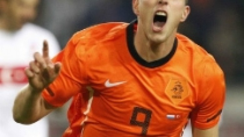 Huntelaar nënshkruan kontratë të re me Schalke 04