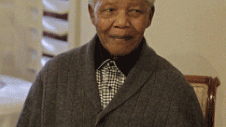 Afrika Jugore: Nelson Mandela mbetet në spital
