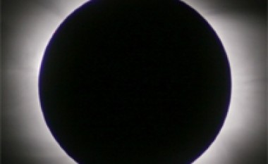 Eklipsi i parë i Diellit që në fillim të janarit 2011