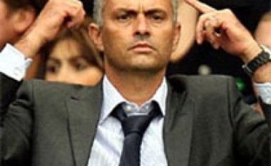 Mourinho dëshiron të drejtojë Manchesterin