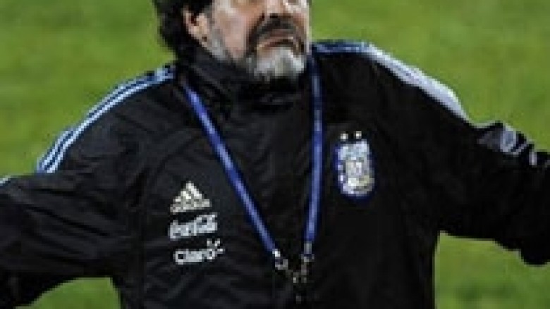 Maradona: Mourinho ia bëri mirë Casillasit
