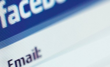 Facebook e mbyll shërbimin e emailave nga @facebook.com