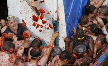 Festivali La Tomatina shënon 70-vjetorin