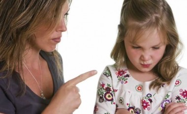 Fjalët fyese mund të shkatërrojnë neuronet tek fëmijët