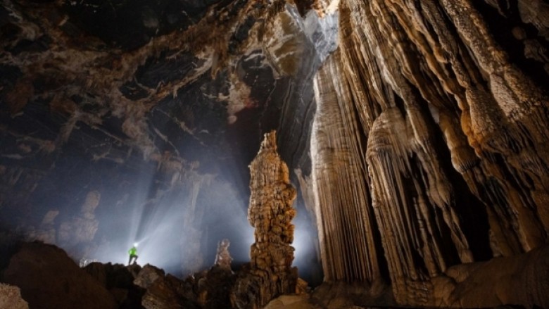 Foto mahnitëse të shpellës së re në Vietnam (Foto)