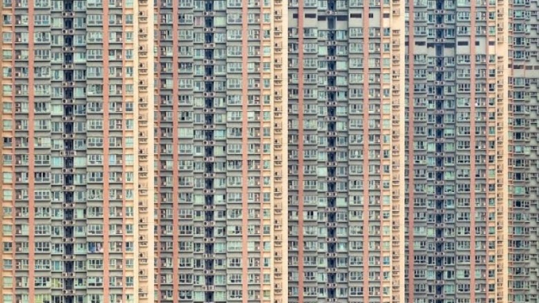 Fotografi interesante të rrokaqiejve të “ngjitur” në Hong Kong (Foto)