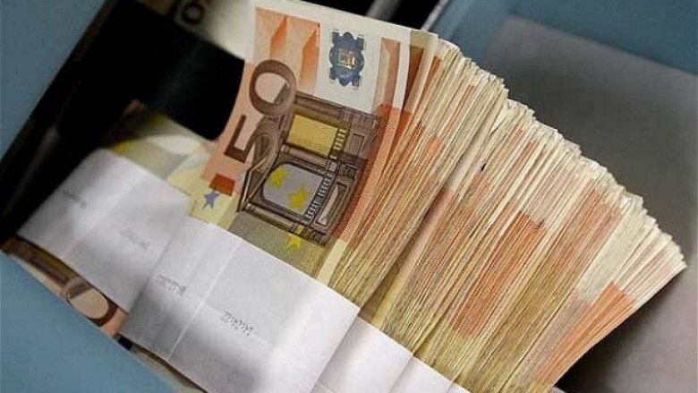 Çdo shqiptar mesatarisht merr pjesë me 3,200 euro në borxhin e qeverisë