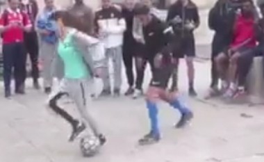 Harrojeni Ronaldon, Messin: Shikojeni këtë vajzë se çfarë bën me topin (Video)