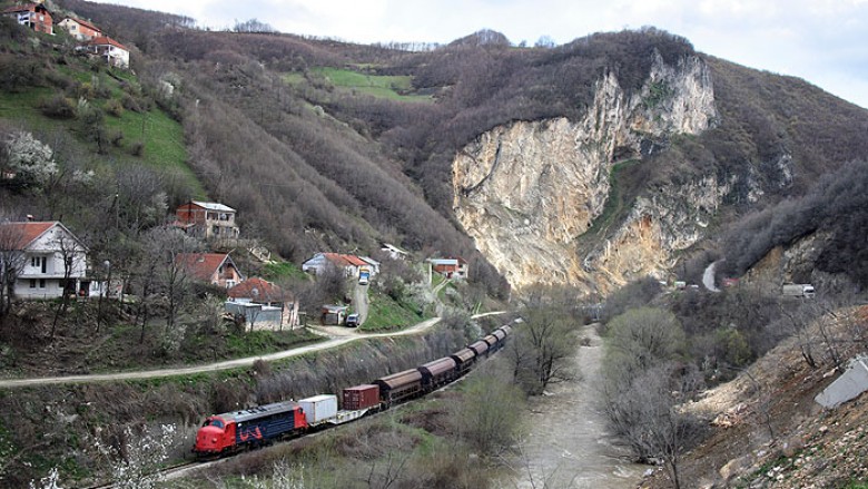 Normalizohet komunikacioni hekurudhor në Maqedoni, paguhen rrogat e tetorit