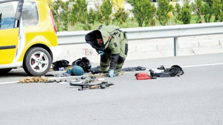 Hurriyet: Terroristët shqiptarë sulmojnë dhe vrasin pjesëtarët e forcave turke të sigurisë