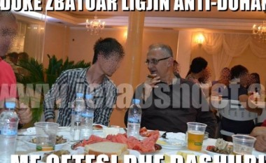 Ish-ministri i Shëndetësisë Vasili i “vë shkelmin” ligjit antiduhan