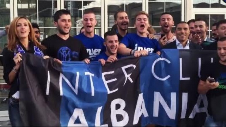 Ivan Cordoba tall Milanin me tifozët shqiptar të Interit (Video)