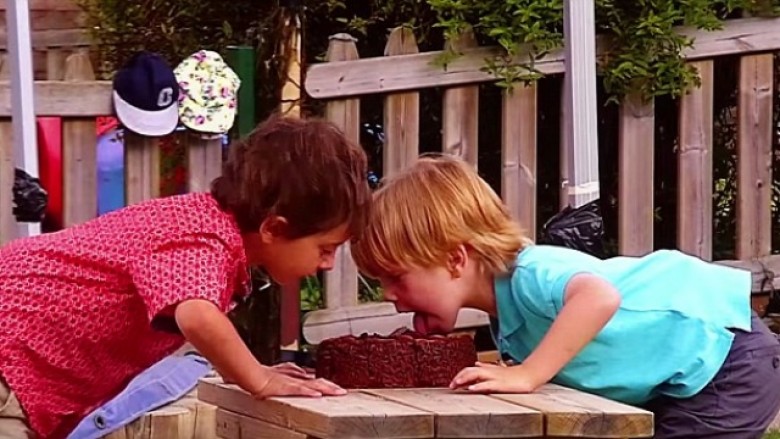 Ja çfarë bëjnë fëmijët nëse lihen pa mbikëqyrje (video)