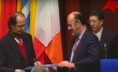 Fjalimi i Rugovës më 1998, studentit të Roland Barthesit, kur Parlamenti Evropian ia ndan çmimin Sakharov! (Video)