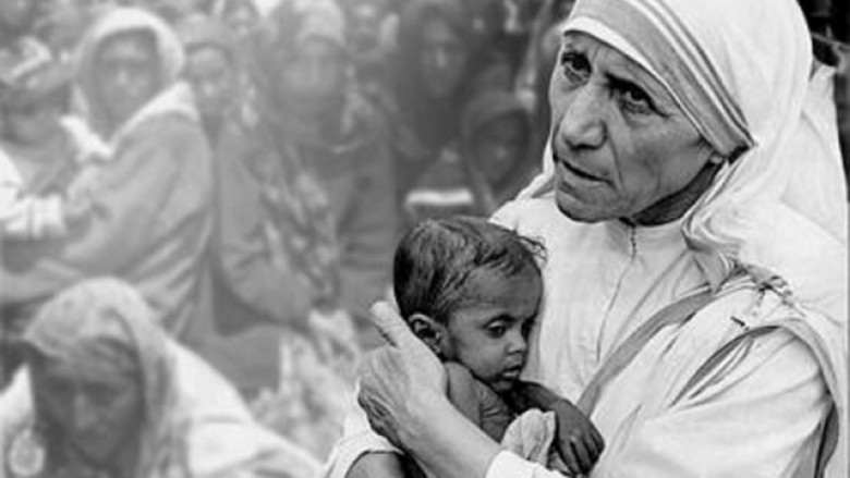 Ja kush ishte Nënë Tereza: Jeta e humanistes shqiptare (Foto)
