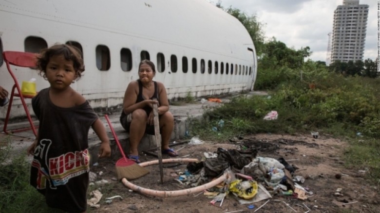 Jeta në varrezat e aeroplanëve