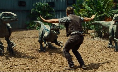 “Jurassic World” vazhdon të jetë më i shikuari (Video)