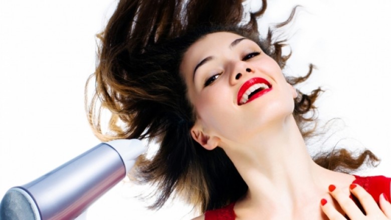 Këshillat e ekspertëve për tharjen e flokëve